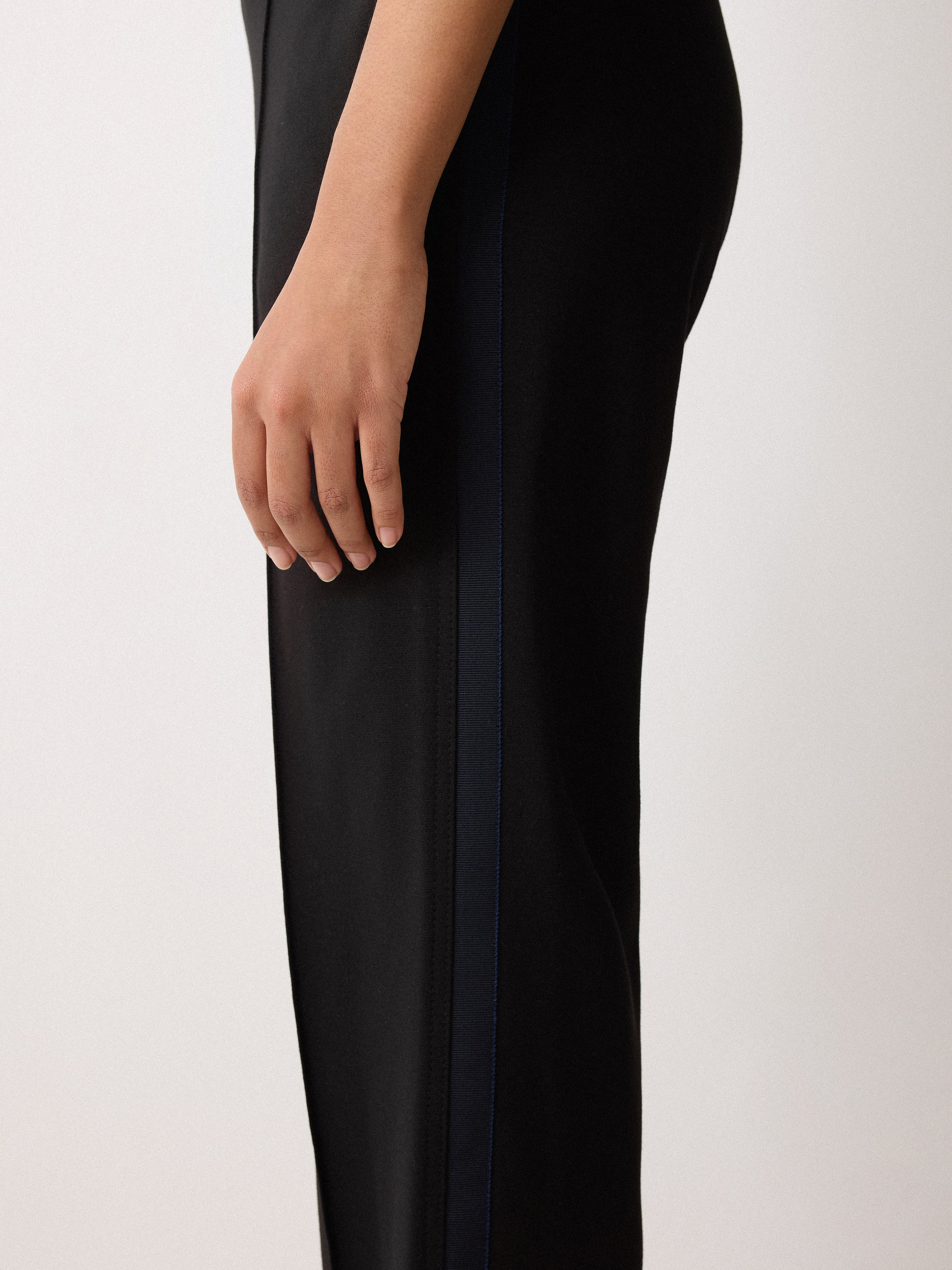 アタッチメントPONTE JERSEY TROUSERS size 3 Buy Black Smoothing Ponte Jersey Wide Leg Trousers from the
