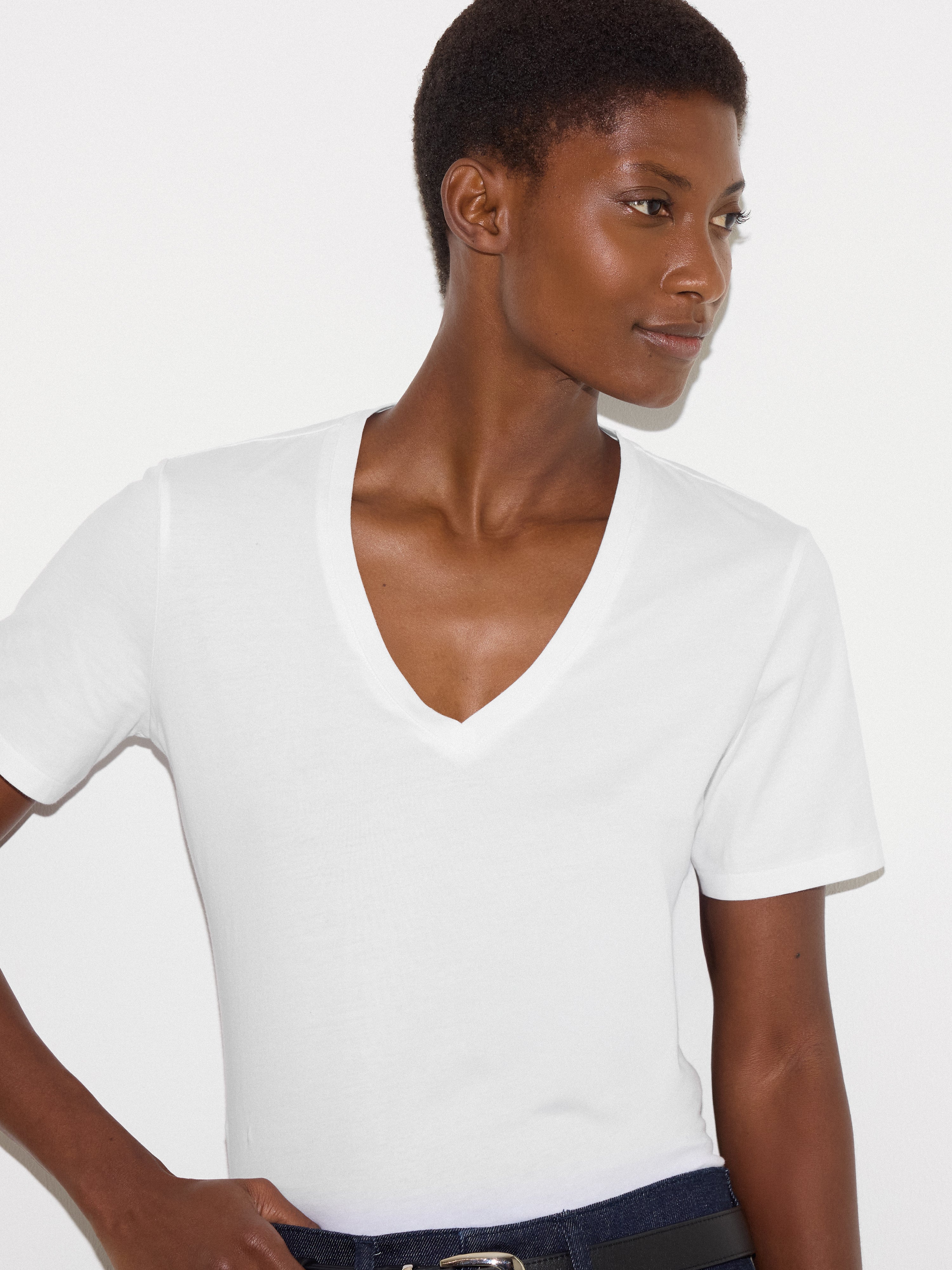 Supima Cotton V Neck T-shirt | White – Jigsaw