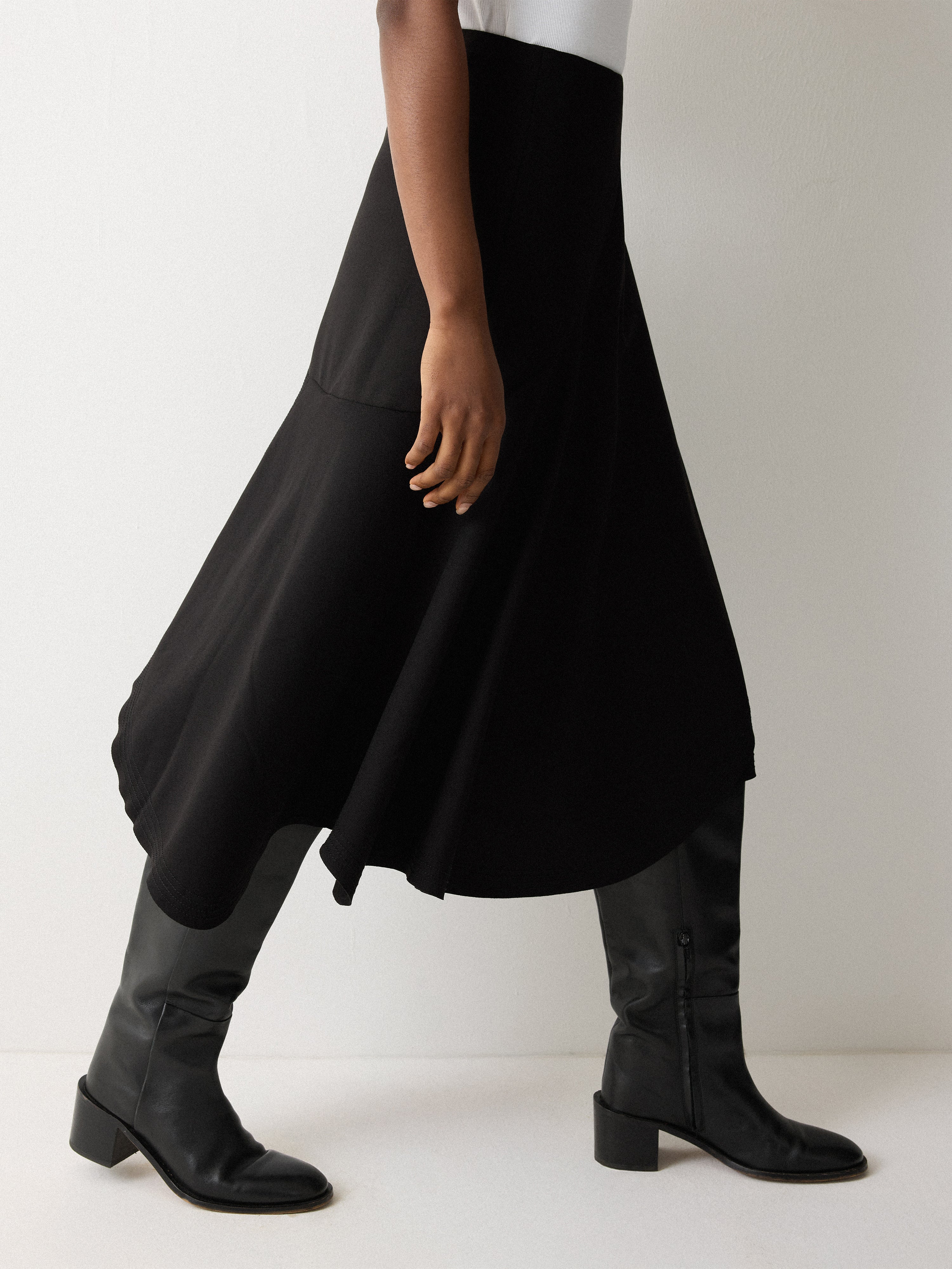 stretch-crepe-skirt-black-jigsaw