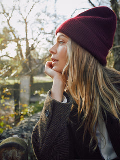 Wool Cashmere Blend Rib Beanie | Burgundy