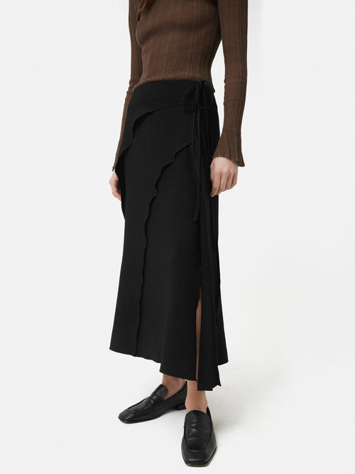 Japanese Crepe Seamed Skirt | Black