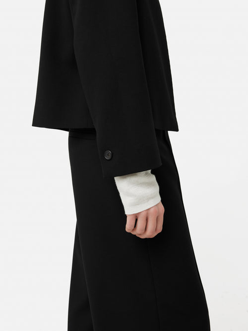 Italian Modern Crepe Short Jacket | Black