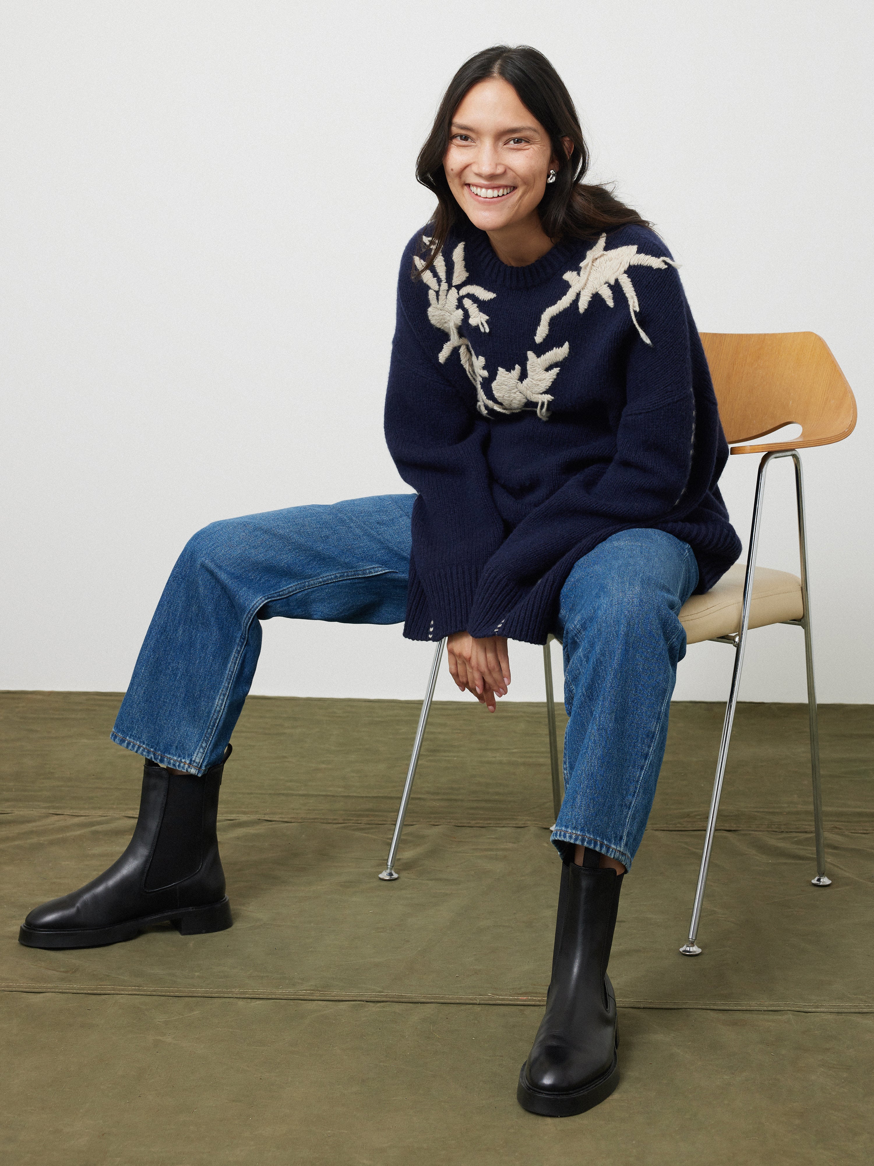 17402 Navy Neck Detailed Jumper