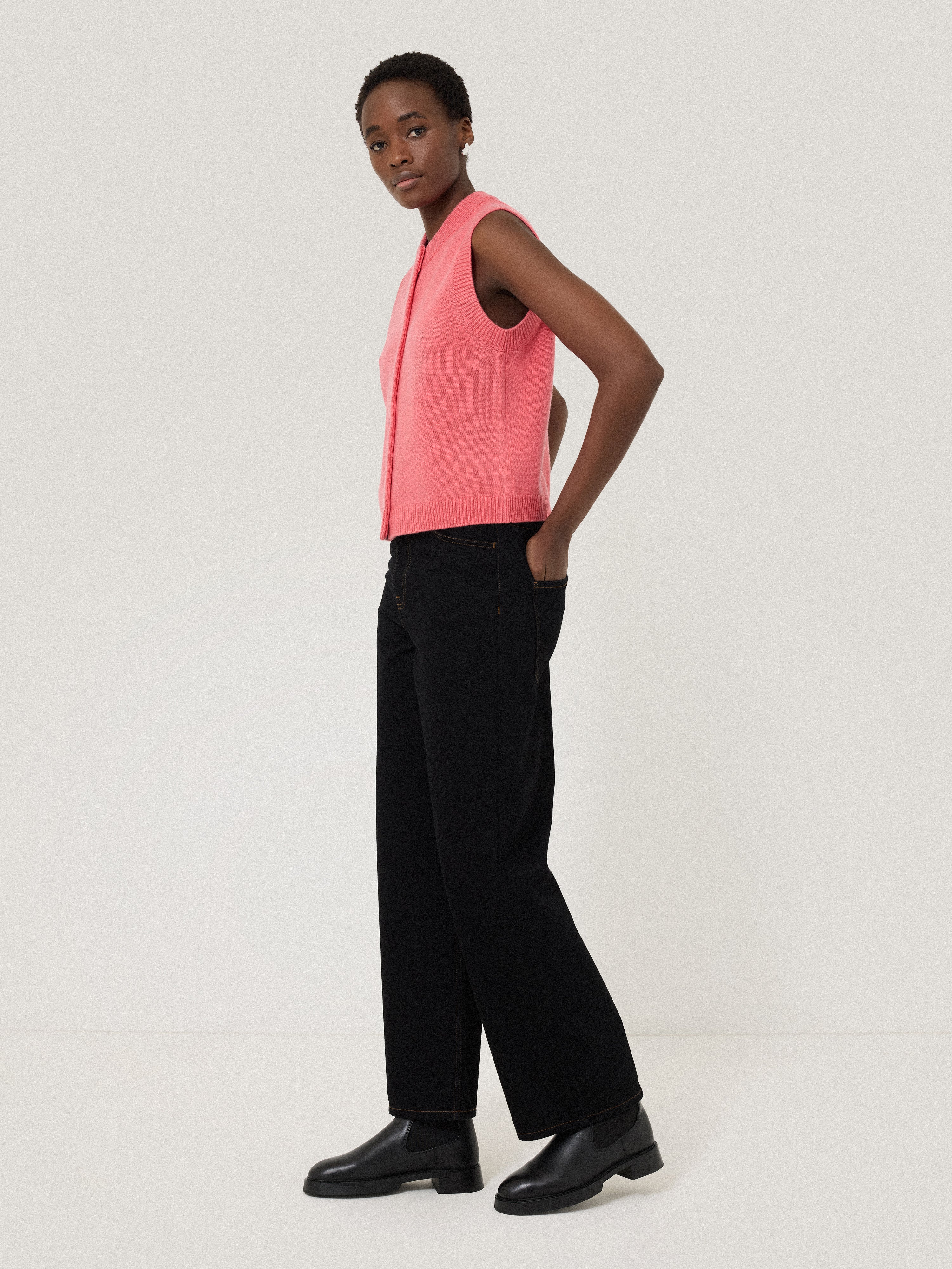 Wool Cashmere Blend Waistcoat | Pink – Jigsaw