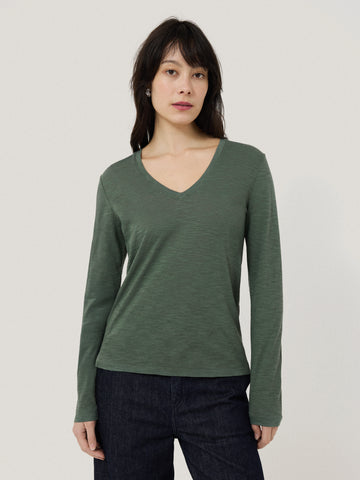 Cotton Slub V Neck Long Sleeve Tee | Green – Jigsaw