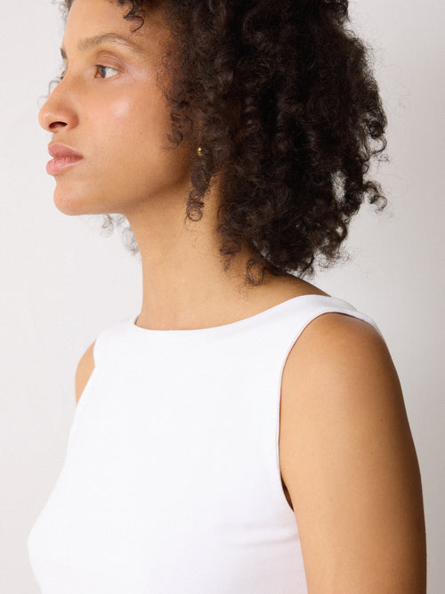 Straight Neck Vest | White