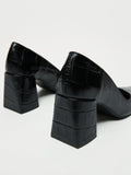 Isabel Croc Court Shoe | Black